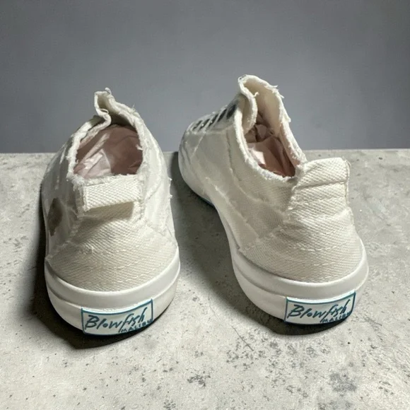 Blowfish Malibu White Slip On Sneakers Women’s Size 8 Canvas Distressed Shoes - Picture 5 of 8